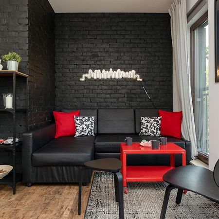 Stylish & Trendy 1 Bedroom Apartment Wola With Parking By Renters وارسو المظهر الخارجي الصورة
