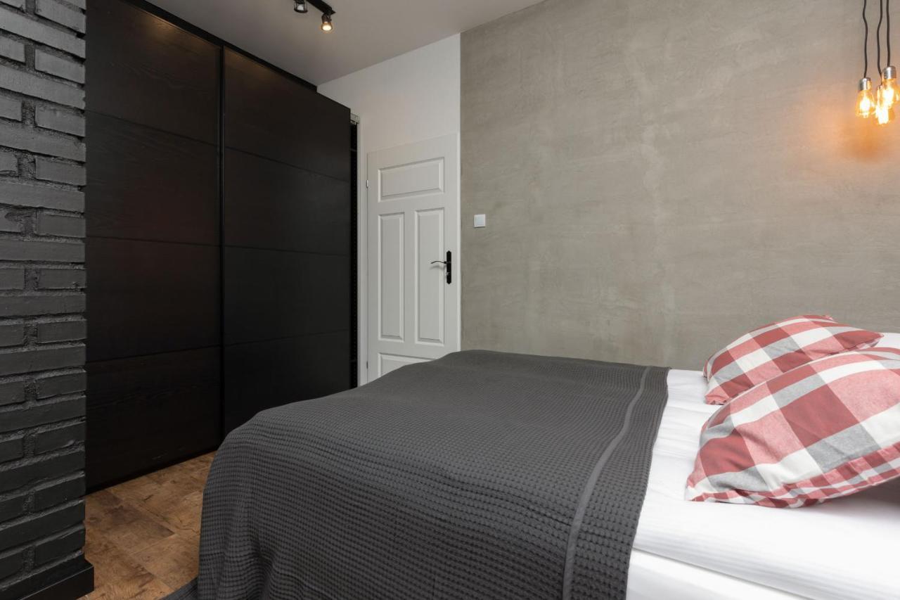 Stylish & Trendy 1 Bedroom Apartment Wola With Parking By Renters وارسو المظهر الخارجي الصورة